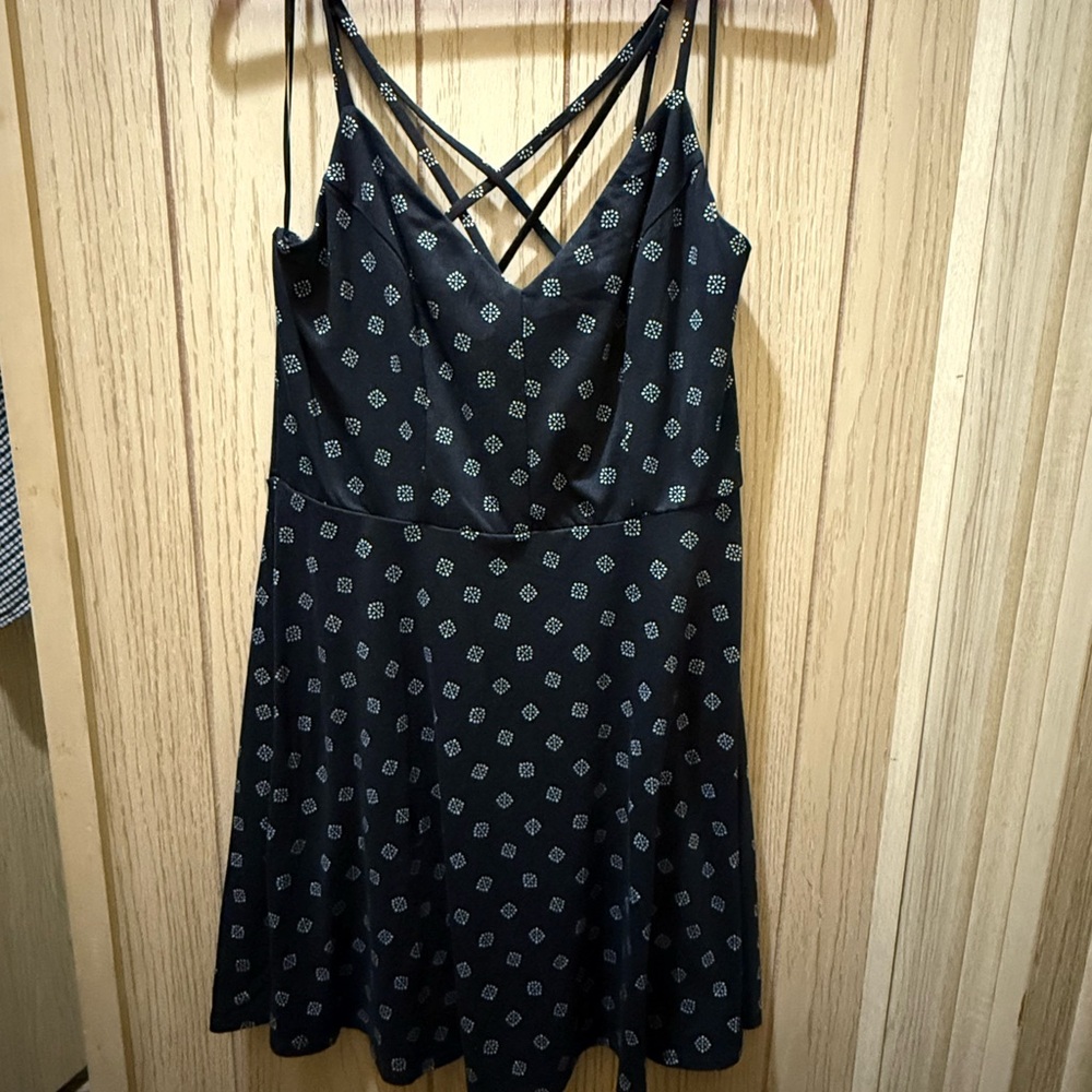5/$20 -Black Strappy Dress with Geometric Pattern size large petite